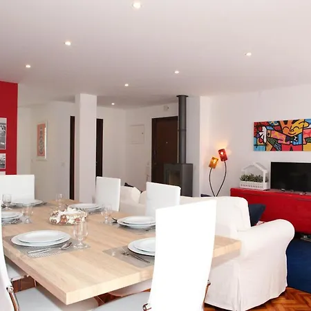Apartment Fashionable And Modern -