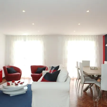 Flh Fashionable And Modern Apartman *